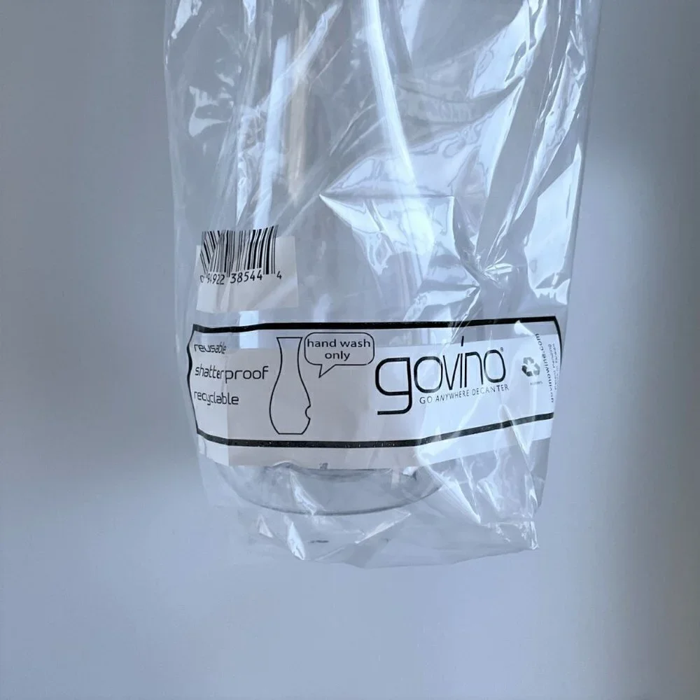 GOVINO GO ANYWHERE DECANTER PLASTIC